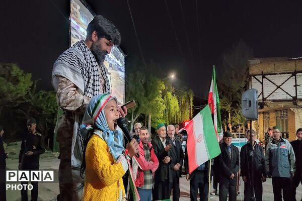 یک دنیا شاهد و مبهوت از حضور خیابانی مردم شهر بار