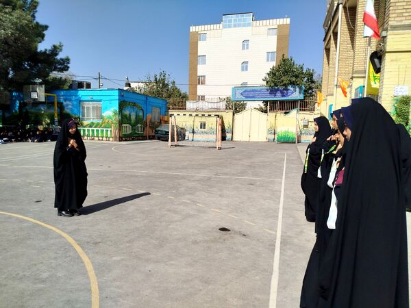 دانش‌آموزان مدرسه مهدی خدابنده با شهدا تجدید پیمان کردند