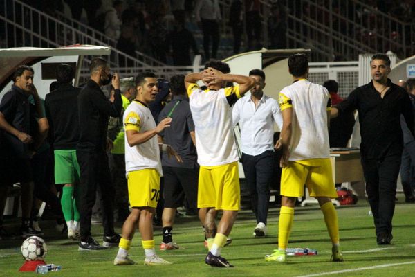 بازی بدون گل تراکتور و فجر سپاسی