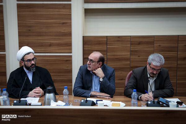  نخستین جلسه ستاد مرکزی بزرگداشت دولتمردان شهید