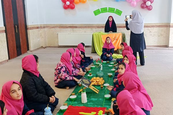 جشن میلاد حضرت زهرا (س) و سه شنبه های مهدوی در مدرسه شهید حسین اسماعیلی پردیس