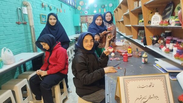 بازدید معاون آموزش متوسطه استان از دبیرستان شاهد تکتم ناحیه ۳ مشهد