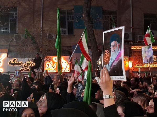 پیمان دوباره با رهبری با نوای رسای مهدی رسولی در آیین تجدید بیعت 