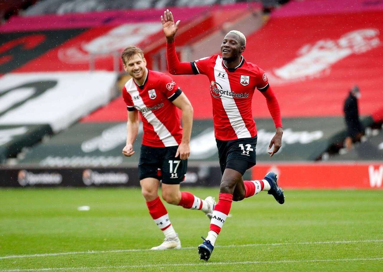 پرواز عقالب موسی «جنپو » از آشیانه استاندارد لیژ به مقصد استقلال