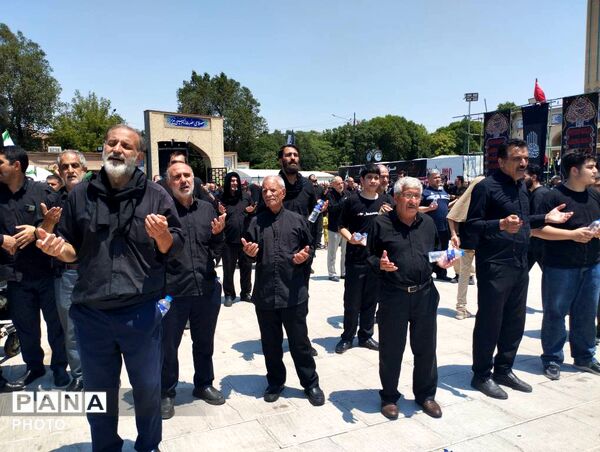 جاماندگان آذربایجان شرقی با چشمانی اشک‌بار به امید روز رجعت با رهبر شهید