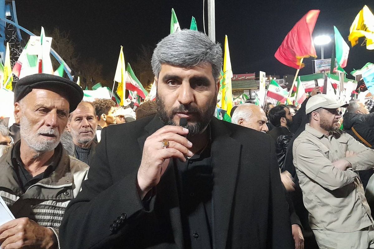 تجمعات شبانه، نماد بصیرت و وحدت ملی است