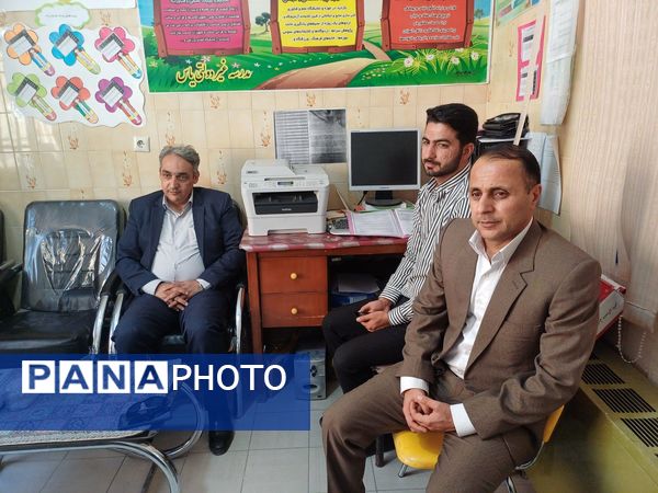 بازدید معاون آموزش متوسطه اداره‌کل آموزش و پرورش استان از مدارس شهرستان جاجرم 