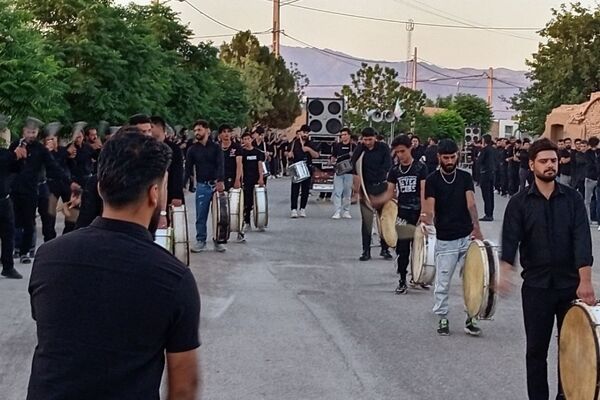 شور حسینی در هیئت ابوالفضلی روستای مهدی آباد شهرستان رشتخوار