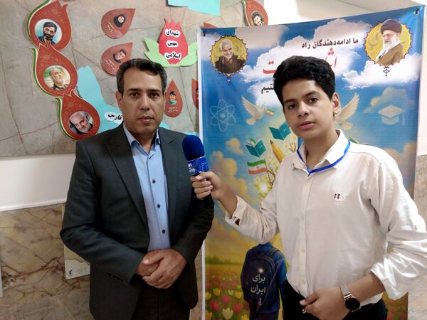 جشن آغاز سال تحصیلی در دبیرستان دخترانه حاتمی 