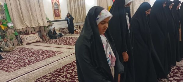 نماز جماعت در شب میلاد حضرت زهرا س در خلیل آباد