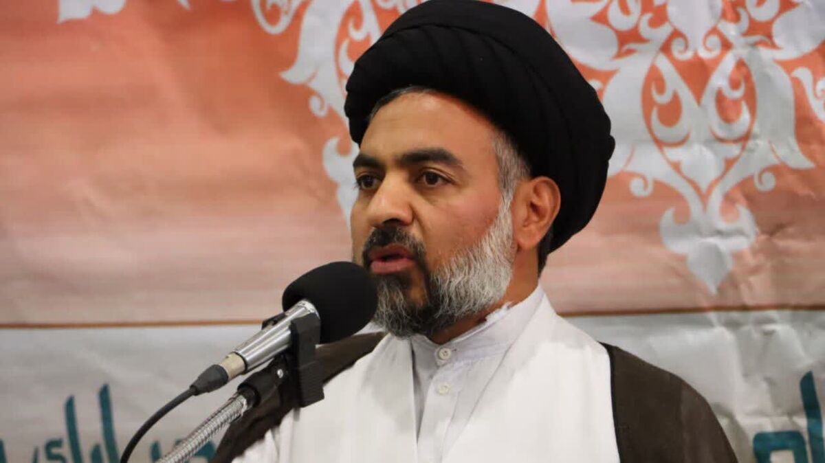 رهبر ما اهل مقاومت و ایستادگی است، دیپلمات نیست، انقلابی است