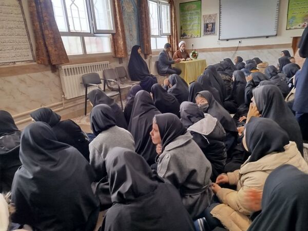 جلسه پرسش و پاسخ اتفاقات اخیر در مدرسه شهید محمد آسوده خلیل آباد