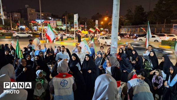 سفیران سلامت ناحیه شش در میدان دانشجو گرد هم آمدند