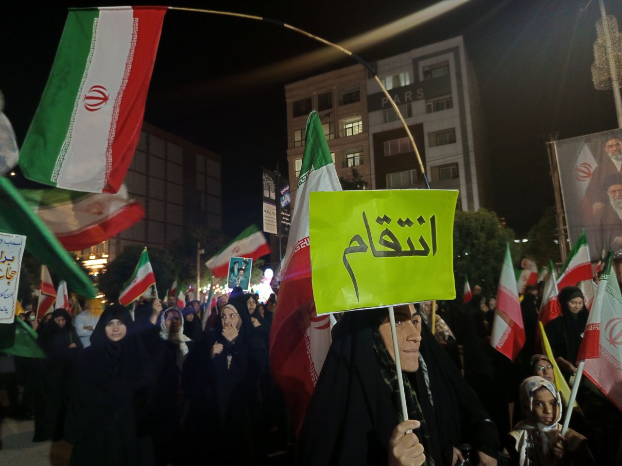  این است قدرت مردم وطن پرست ایران 