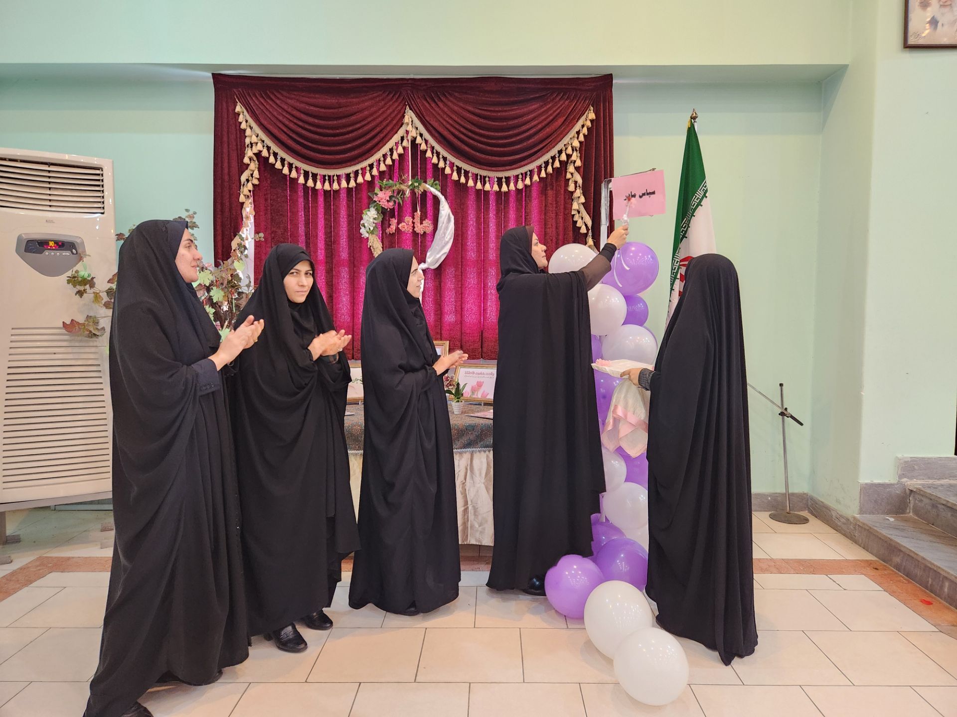 همایش گفتمان سازی الگوی سوم زن مسلمان و کنشگری جمعیت در تبریز