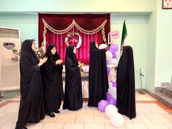 همایش گفتمان سازی الگوی سوم زن مسلمان و کنشگری جمعیت در تبریز