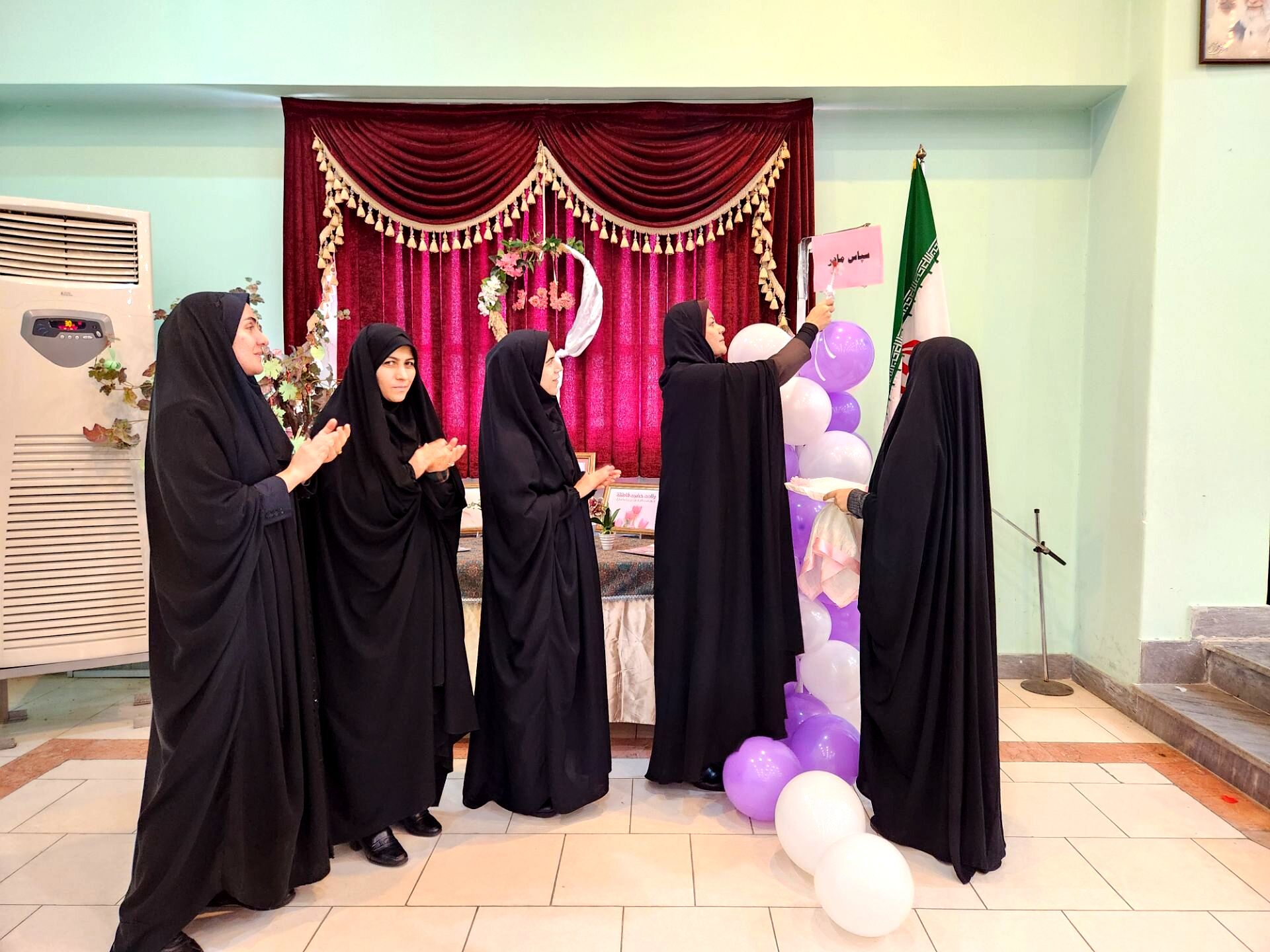 همایش گفتمان سازی الگوی سوم زن مسلمان و کنشگری جمعیت در تبریز