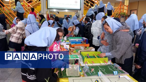 نمایشگاه دست‌سازه‌های دانش‌آموزان در هفته تربیت‌بدنی