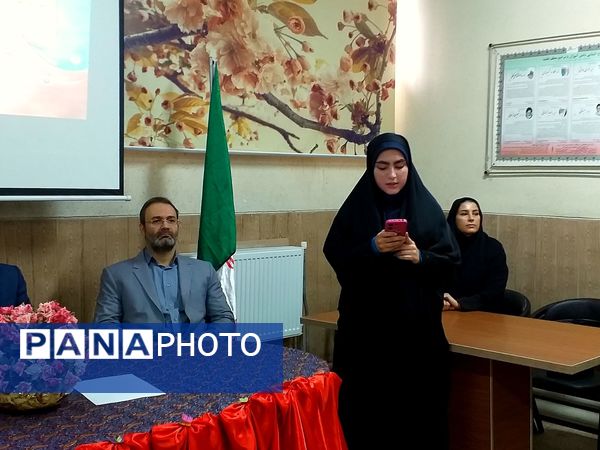 آیین افتتاحیه طرح کانون یاریگران زندگی و برپایی نمایشگاه مبارزه با آسیب‌های اجتماعی در دبیرستان شهید همت ملارد