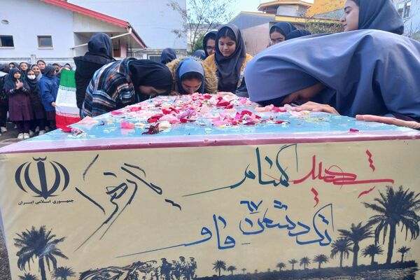  دانش‌آموزان با شهیدان بار دیگر پیمان بستند