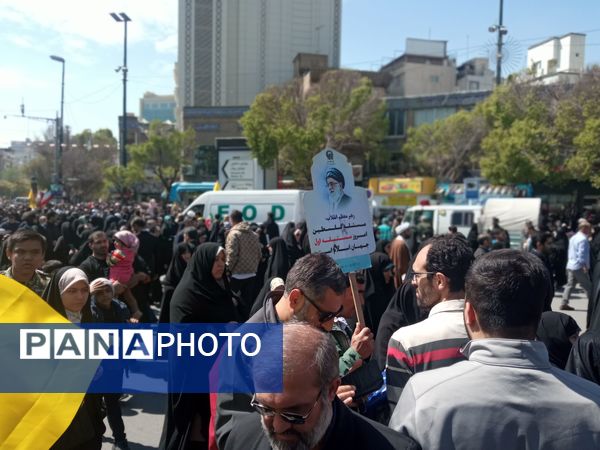 حضور پرشور مشهدی‌ها در راهپیمایی روز قدس؛ فریاد حمایت از فلسطین