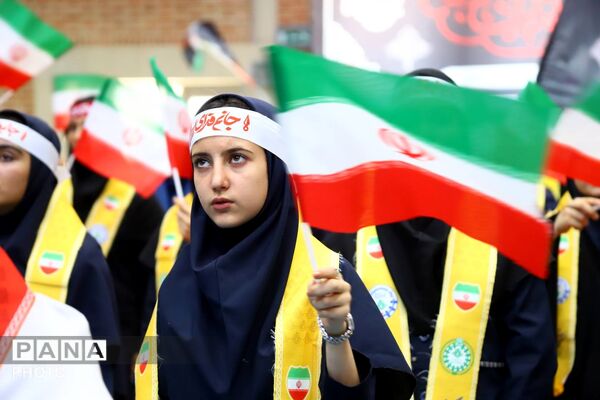 همایش سوگواری ۱۵۰۰ نفری دانش‌آموزی «باید برخاست» در آذربایجان شرقی
