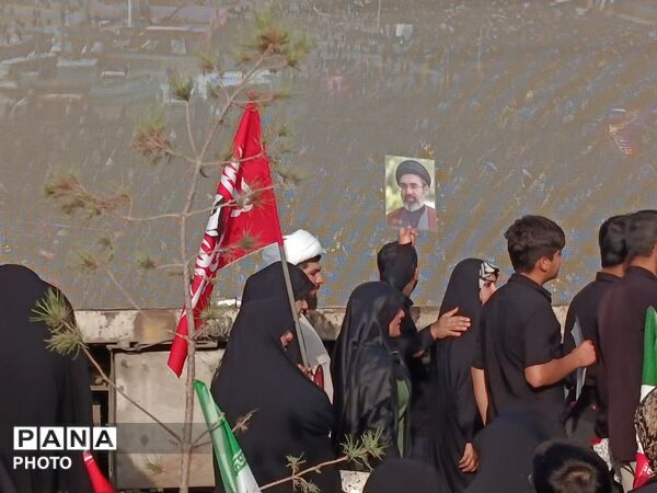 تلاقی دریای سرخ و سیاه مردم در حماسه وداع با قائد امت