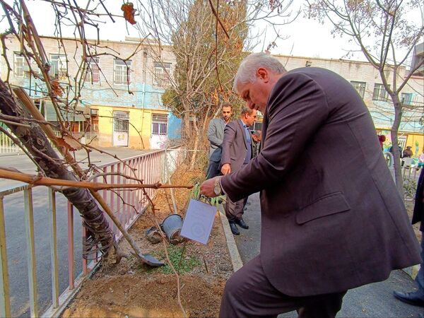 روز درختکاری در منطقه ۱۶