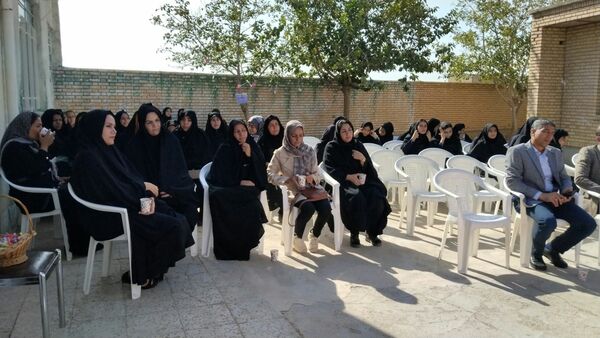 گرامیداشت هفته بهداشت و روان در دبیرستان مرحوم میری خلیل آباد 