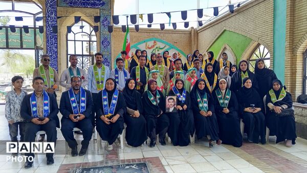 تجدید میثاق پیشتازان هرمزگان با شهدا در سالروز تأسیس سازمان دانش‌آموزی