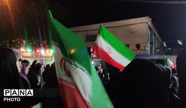 امیریه در هشتاد و هشتمین شبِ همدلی با نجوای امید و همبستگی در سکوتِ شهر غوغا کرد