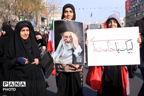 بیعت مردم تهران با سومین رهبر انقلاب