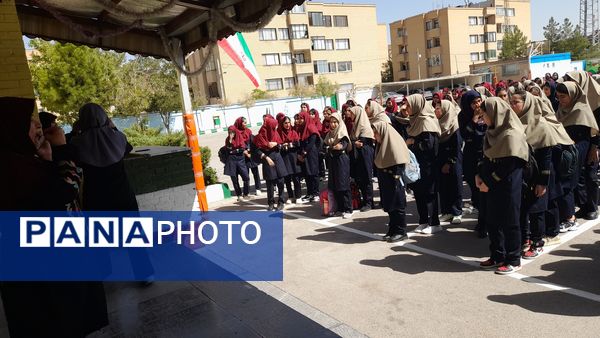 آیین بازگشایی مدرسه نورالهدی ناحیه هفت با همراهی دانش‌آموزان فعال و پر اشتیاق