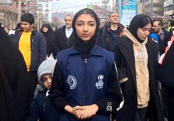 شکوه بهمن در دستان کوچک قهرمانان فردا
