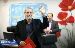 مرور دیدگاه‌های لاریجانی در دوران ریاست بر صداوسیما/ تولید سریال‌های دینی و نقد سیاست‌زدگی
