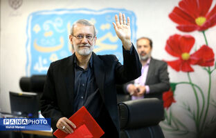 مرور دیدگاه‌های لاریجانی در دوران ریاست بر صداوسیما/ تولید سریال‌های دینی و نقد سیاست‌زدگی