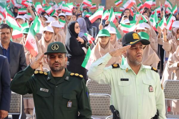 مراسم جشن ملی عاطفه‌ها در دبیرستان دخترانه شهید دکتر پاکنژاد یزد 