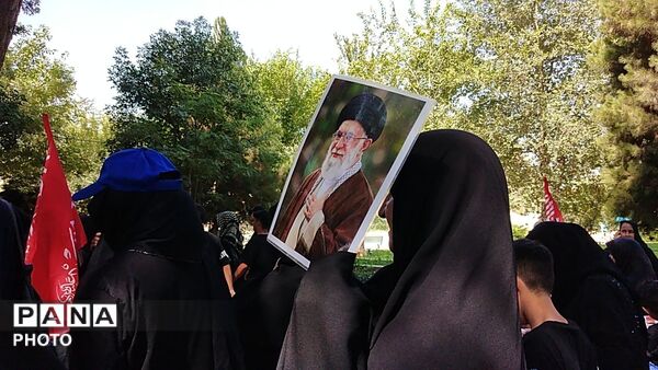 پیاده روی دلدادگان اربعین حسینی از امامزاده ابوتراب تا امامزاده محروق