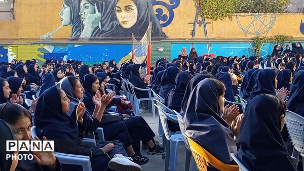 اول مهر در دبیرستان پیرایش از غم بچه های میناب تا شوق همکلاسی ها