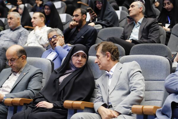 تجلیل از برگزیدگان ایثار با یاد شهدای شجره طیبه
