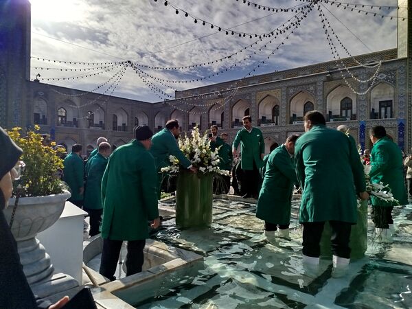مشهد مقدس در تب‌وتاب جشن ولادت نخستین امام شیعیان  