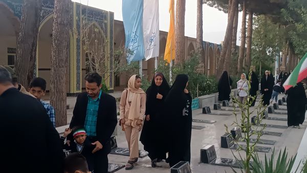 مراسم غبارروبی لاله زار شهرستان نیشابور به مناسبت گرامیداشت هفته معلم 