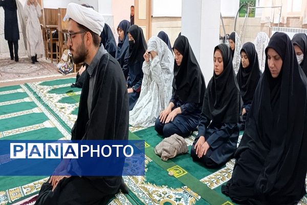 زنگ نماز در روز اول ماه مهر ۱۴۰۴در دبیرستان شهید مجید دهنوی نیشابور 