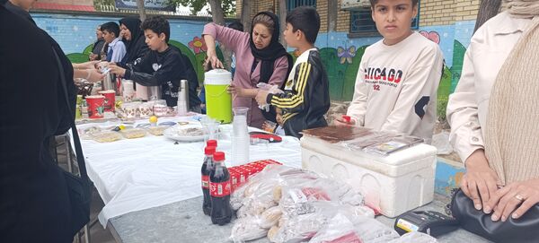 برپایی بازارچه در  دبستان امام جعفر صادق (ع) آشخانه