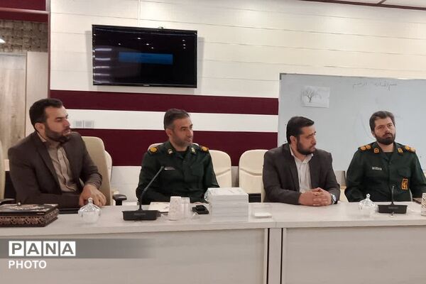 دیدار فرمانده سپاه ناحیه حضرت روح‌الله (ره) با رئیس اداره آموزش و پرورش کهریزک 