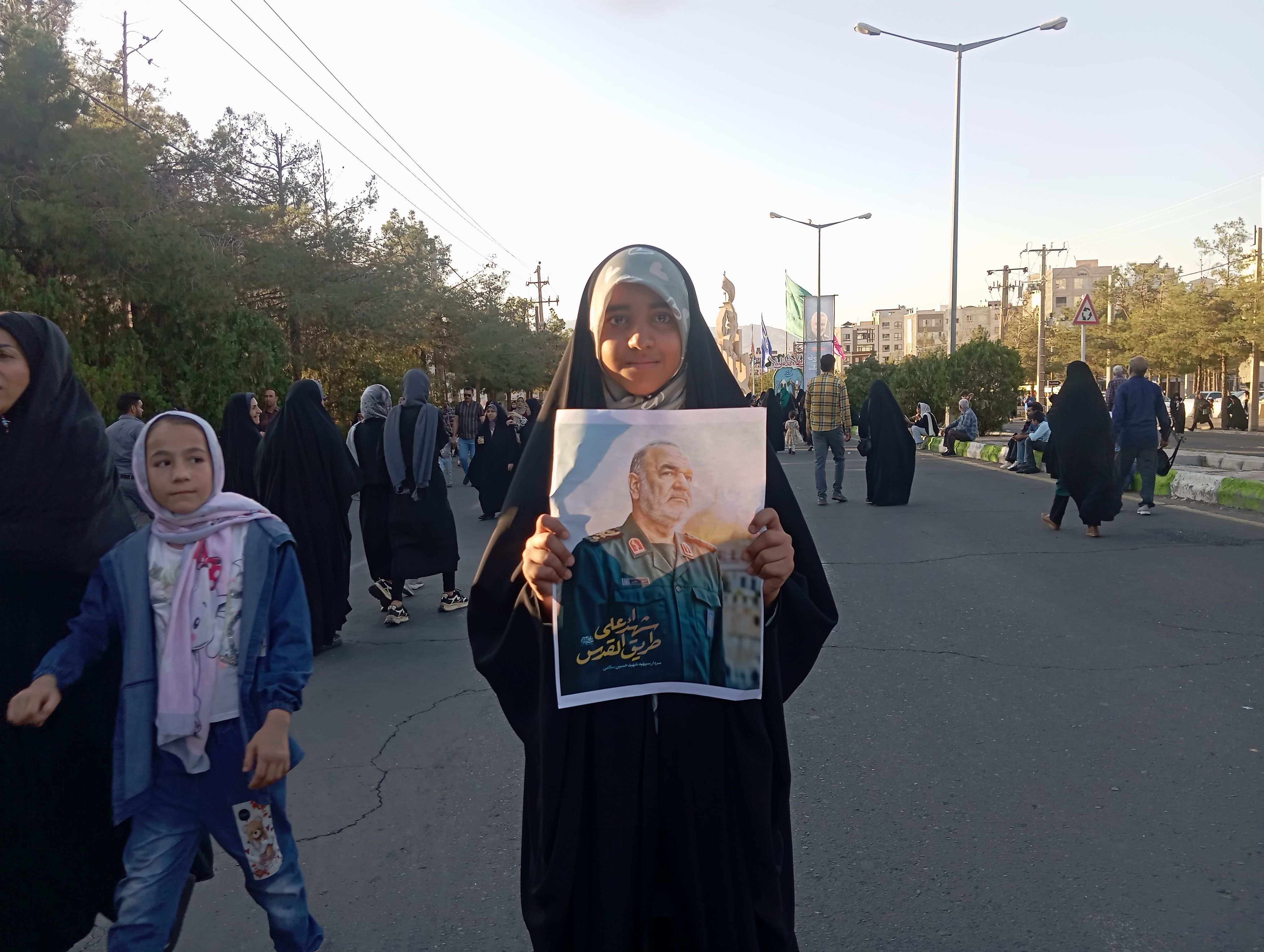 اجتماع مردم شهرستان بیرجند در مهمانی کیلومتری عید غدیر 