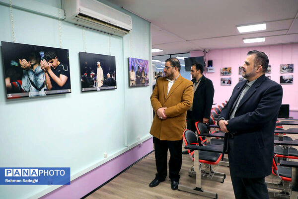 بازدید دبیر کمیسیون توسعه آموزش عمومی قرآن از نمایشگاه نوراوی اعتکاف