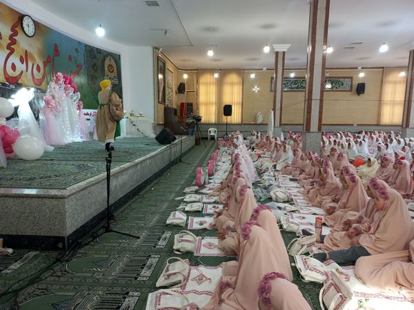 جشن تکلیف هزار دانش‌آموز دختر ناحیه ۳ شیراز