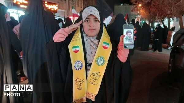 حضور پرشکوه پیشتازان فارسان در راهپیمایی 