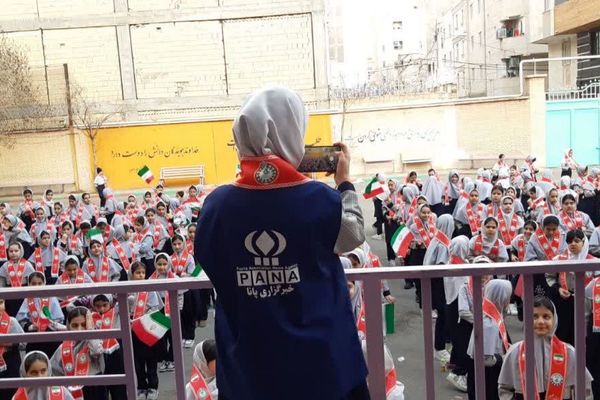 جشن پیروری انقلاب اسلامی در دبستان شهید آقچه‌لو رباط‌کریم